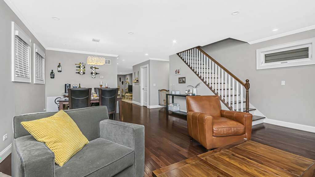 Designer kitchen and refined entertaining spaces