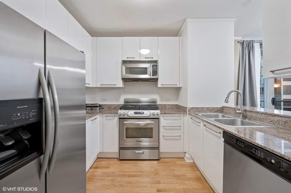 Designer kitchen and refined entertaining spaces