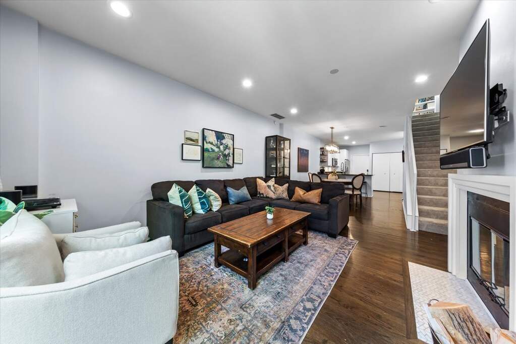 Private full-floor residence detail at Park Tower