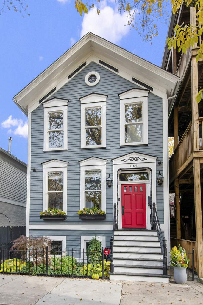 1709 N Hudson Avenue property in Chicago