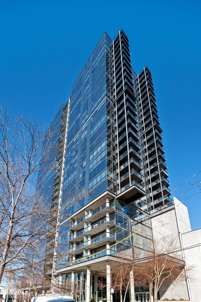 860 W Blackhawk Street #2305 property in Chicago