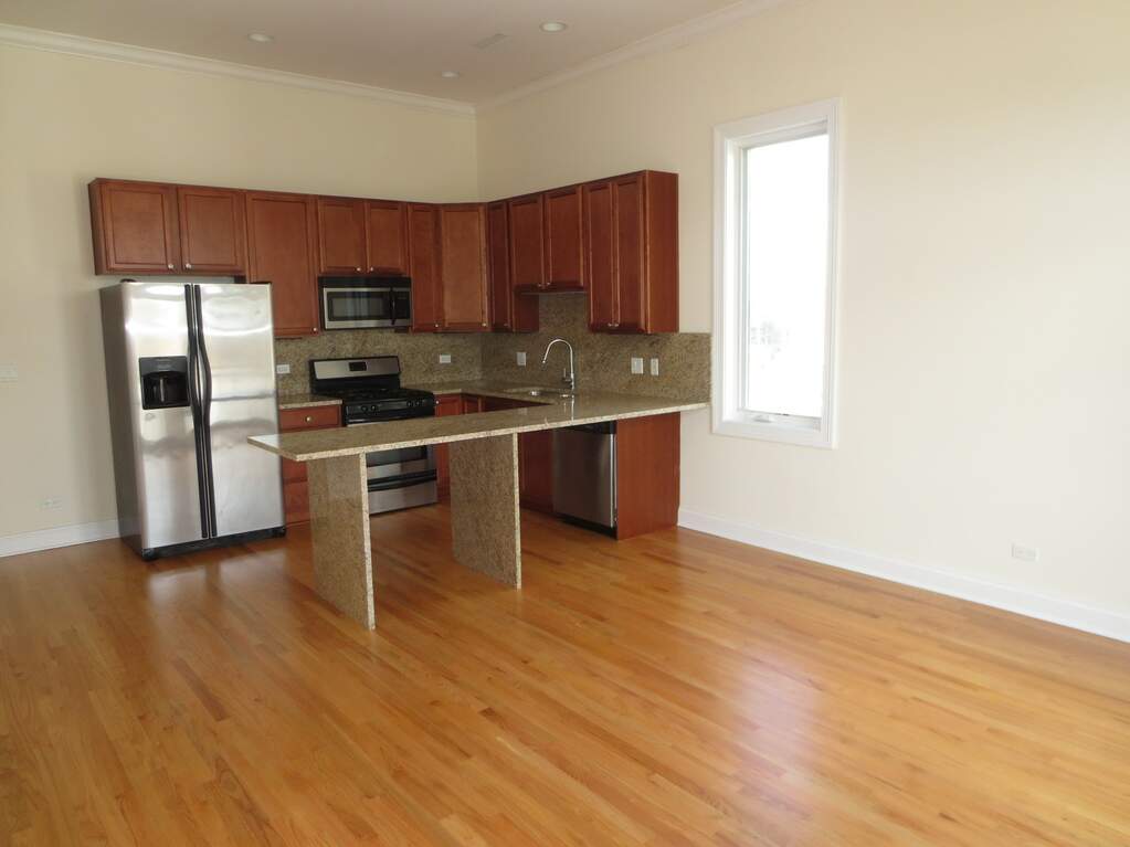 Designer kitchen and refined entertaining spaces