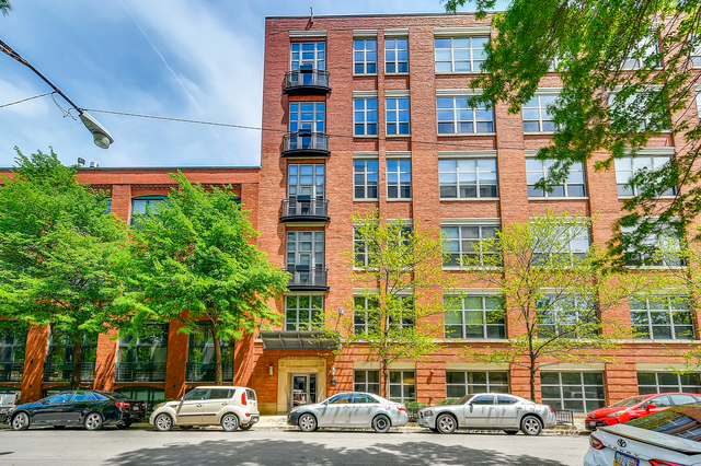 1735 N Paulina Street #121 property in CHICAGO