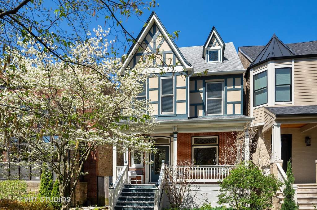 4220 N Hermitage Avenue property in CHICAGO