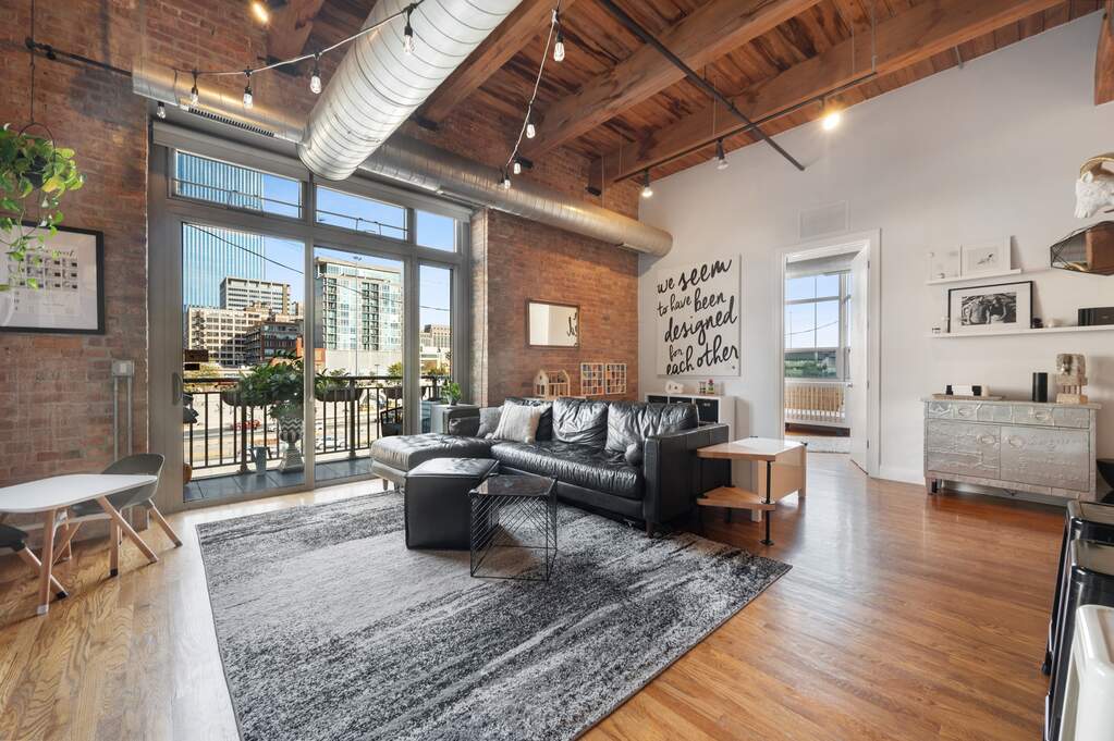 Private full-floor residence detail at Park Tower