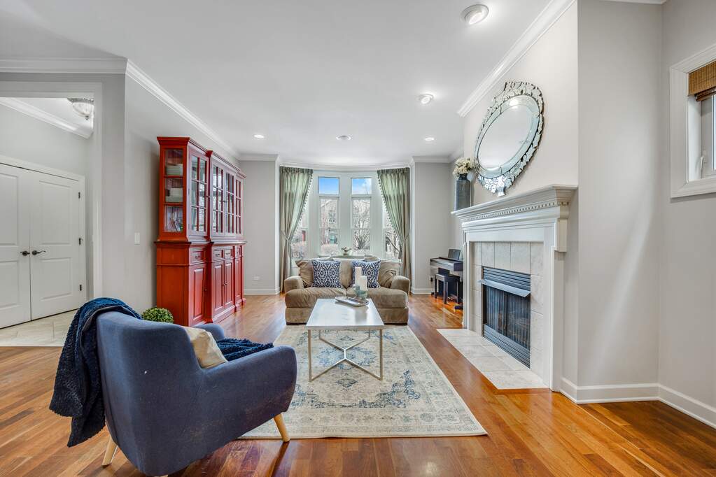 Park Tower penthouse interior at 800 North Michigan Avenue