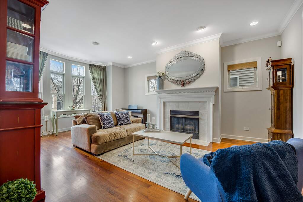 Luxury living space with panoramic Chicago views