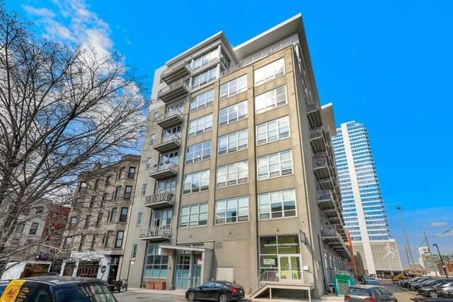 770 W Gladys Avenue #404 property in Chicago