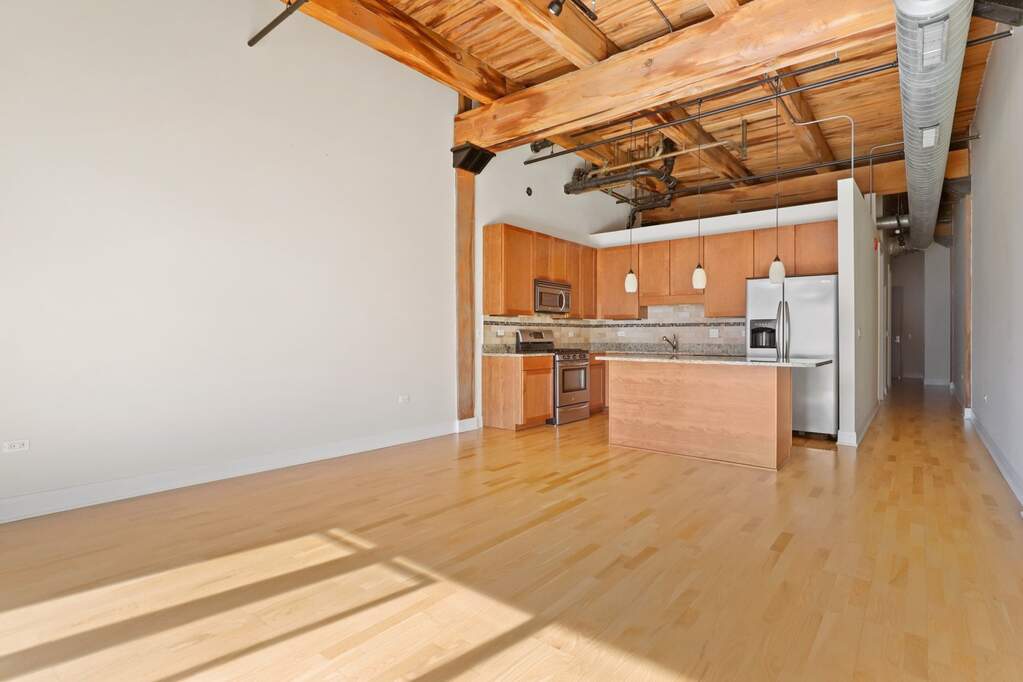 Designer kitchen and refined entertaining spaces