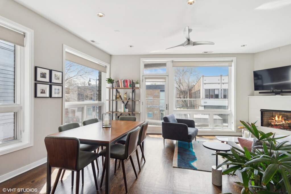 Luxury living space with panoramic Chicago views