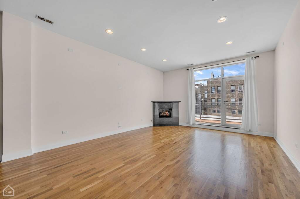 Private full-floor residence detail at Park Tower
