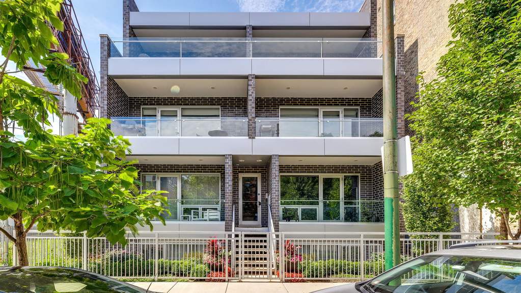1218 N Noble Street #2S property in Chicago