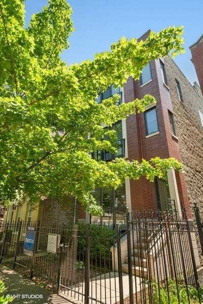 1823 W Iowa Street #1 property in Chicago