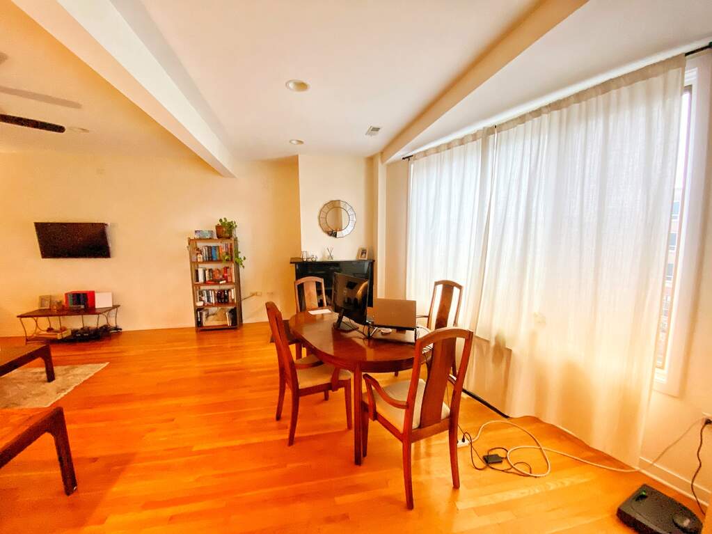 Private full-floor residence detail at Park Tower