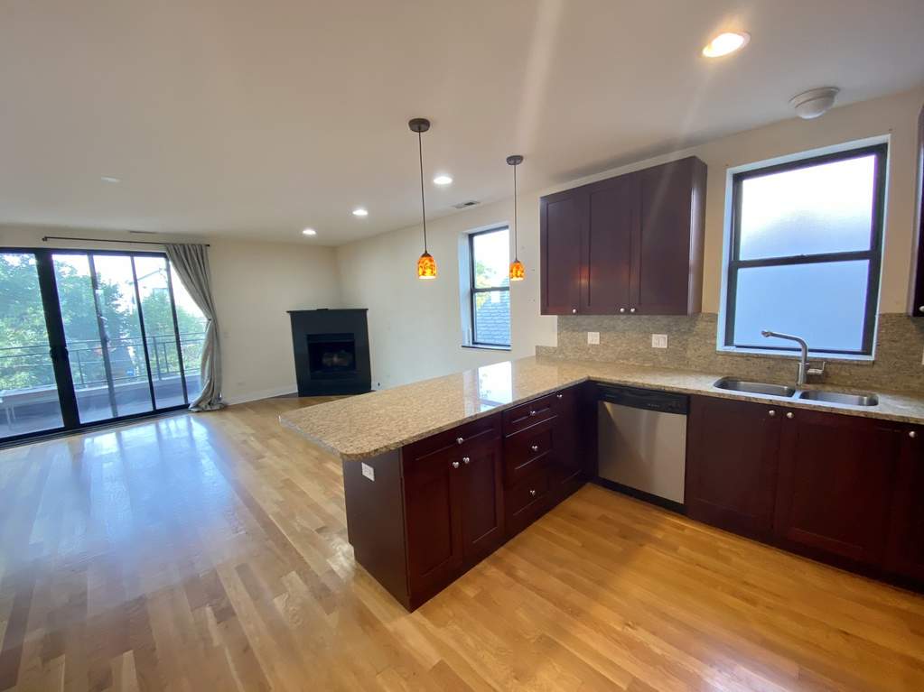 Luxury living space with panoramic Chicago views