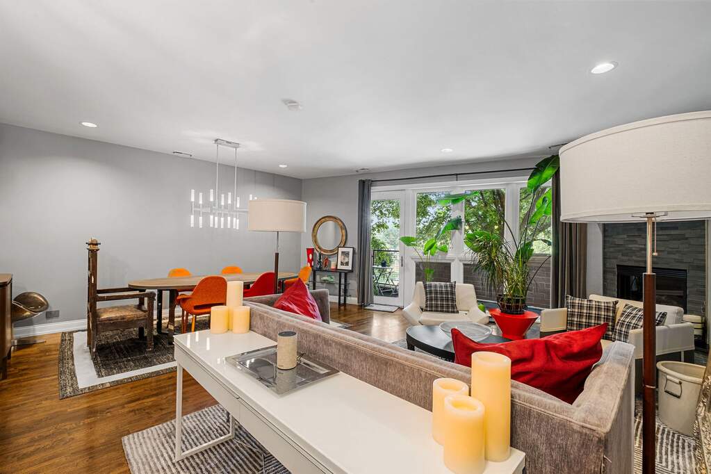 Park Tower penthouse interior at 800 North Michigan Avenue