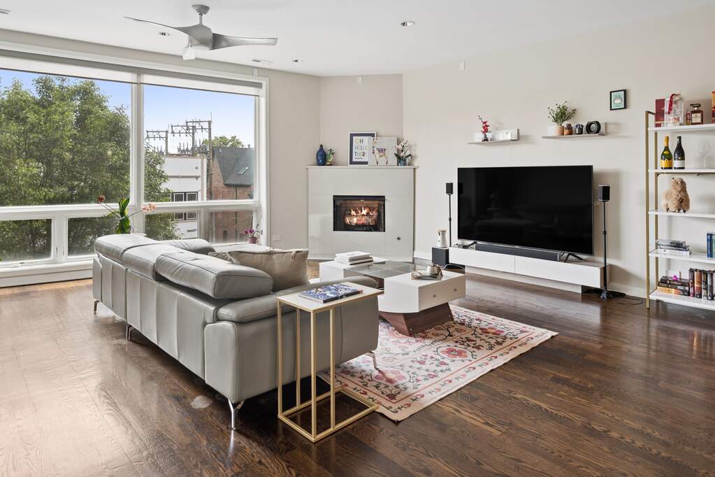 Luxury living space with panoramic Chicago views