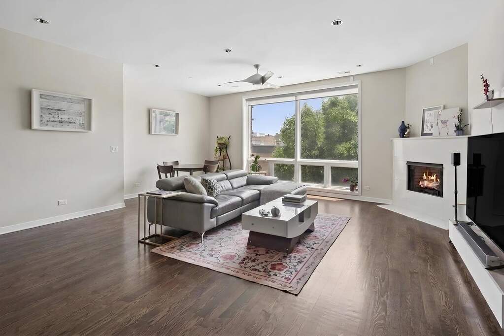 Park Tower penthouse interior at 800 North Michigan Avenue