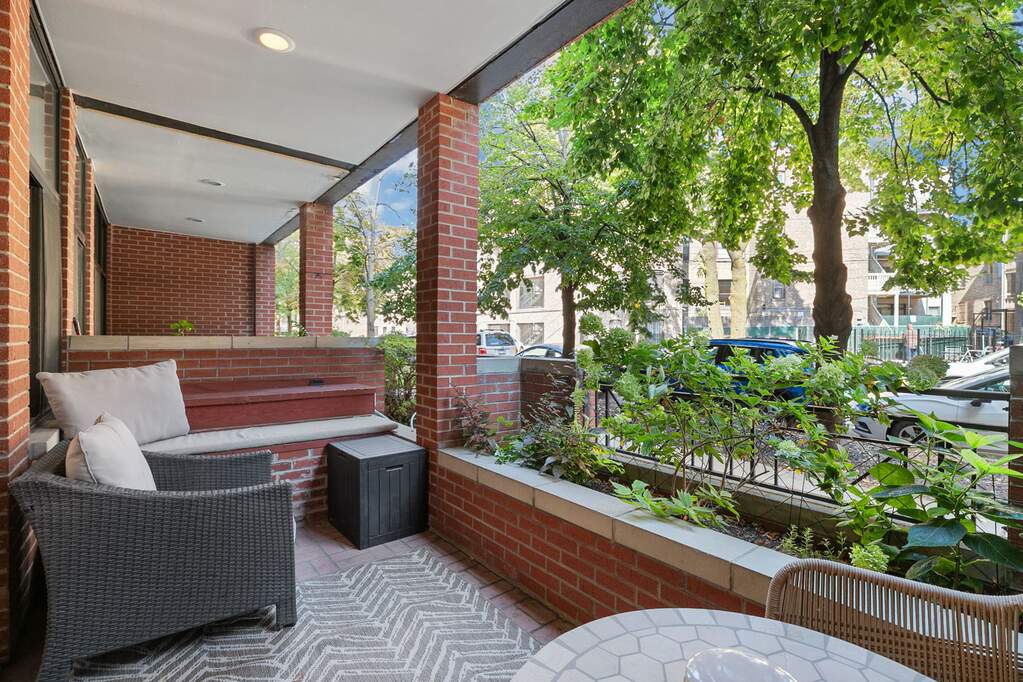 Designer kitchen and refined entertaining spaces