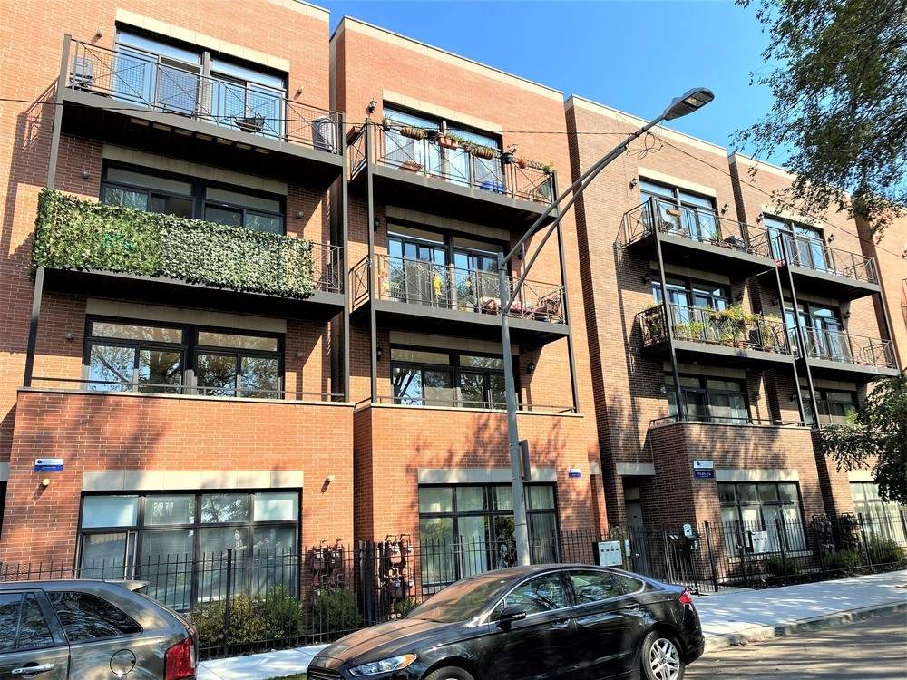 3134 W Walton Street #4 property in Chicago