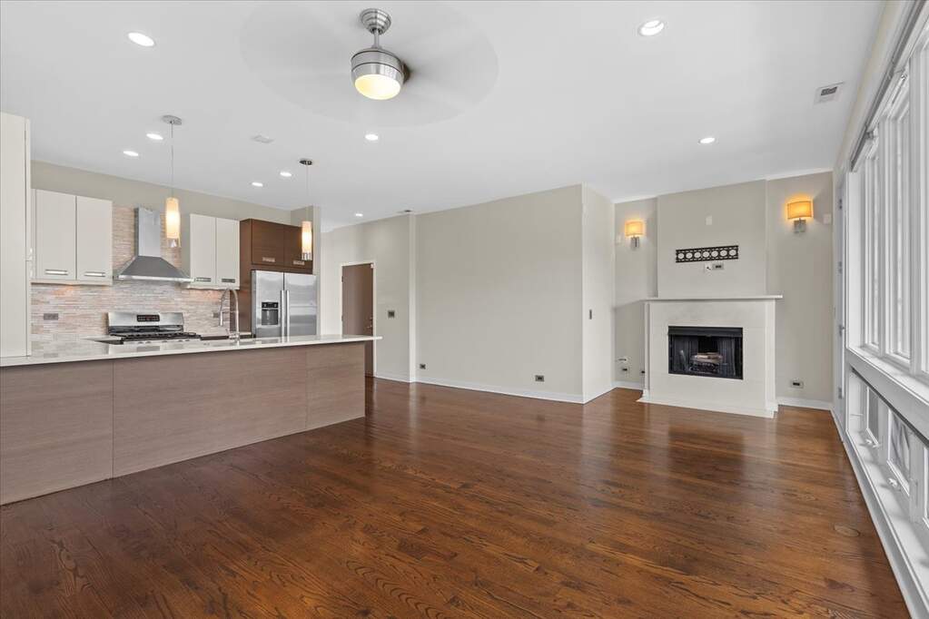 Designer kitchen and refined entertaining spaces