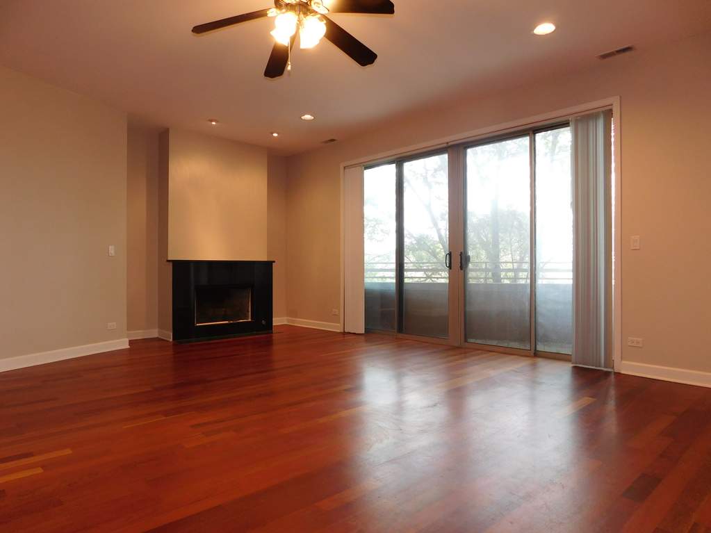 Luxury living space with panoramic Chicago views