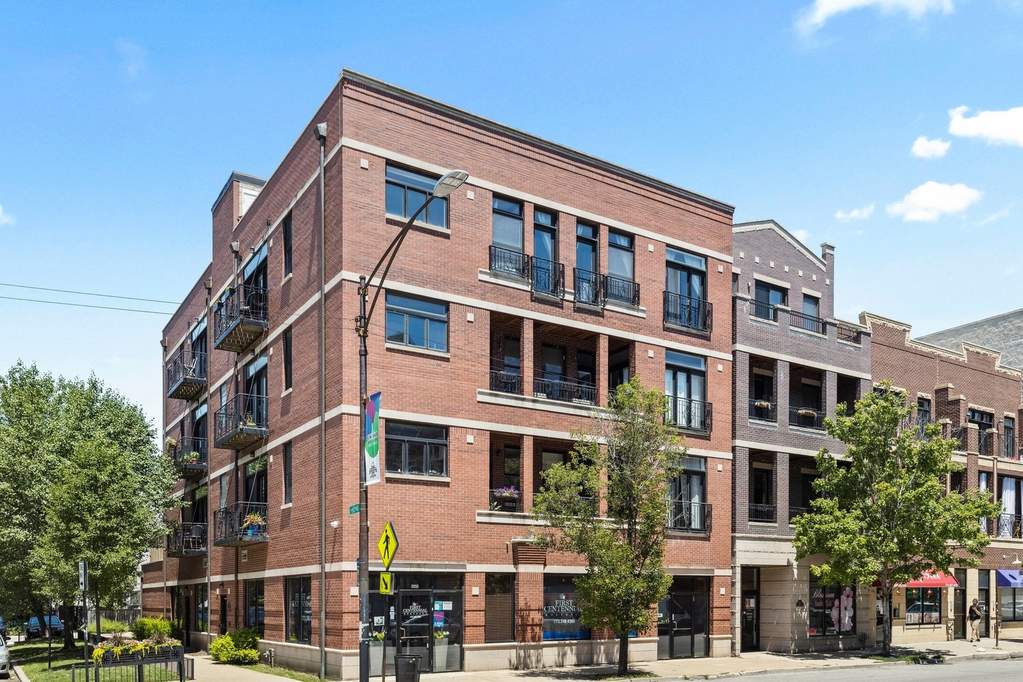 3205 N Hoyne Avenue #3A property in Chicago