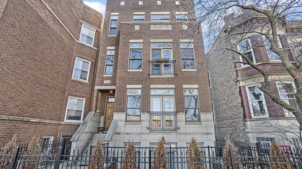 3806 N Damen Avenue #3 property in Chicago