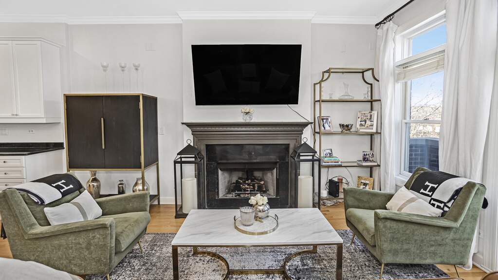 Designer kitchen and refined entertaining spaces