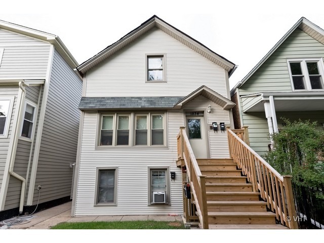 1834 W Henderson Street property in Chicago