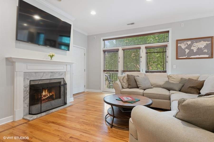 Luxury living space with panoramic Chicago views