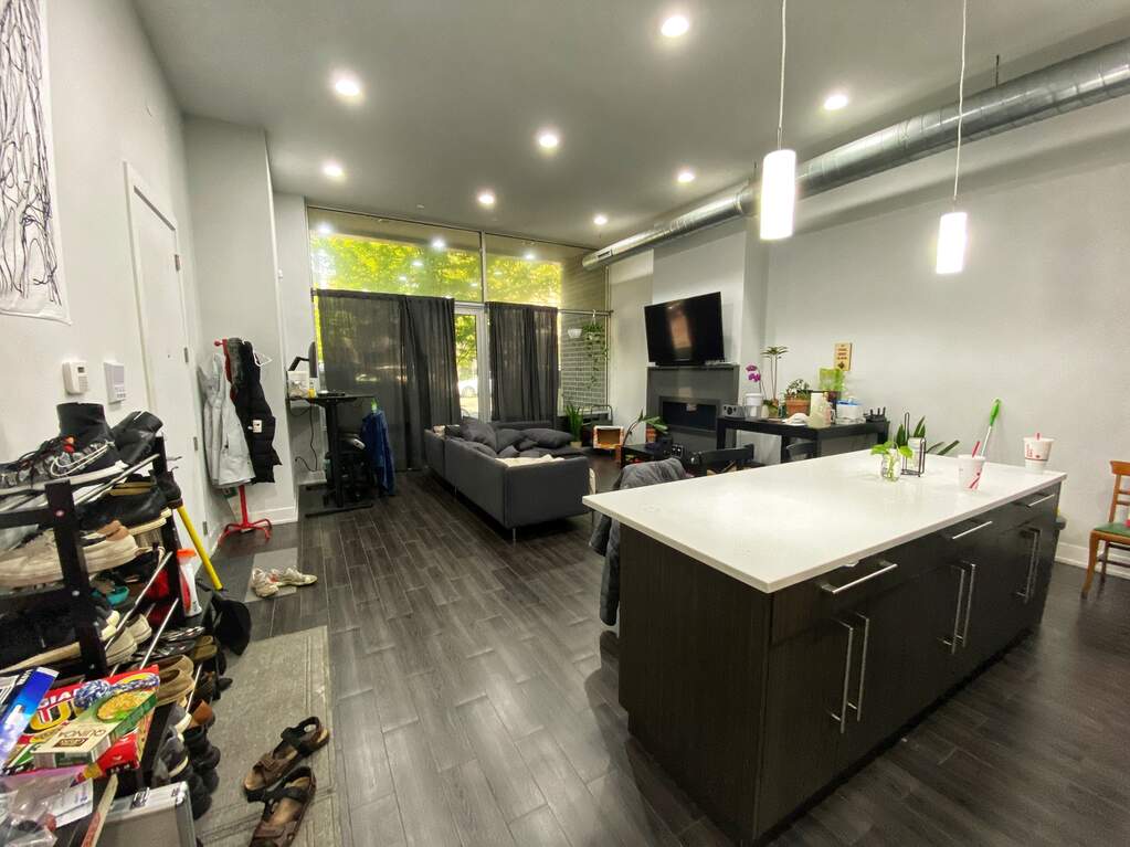 Designer kitchen and refined entertaining spaces