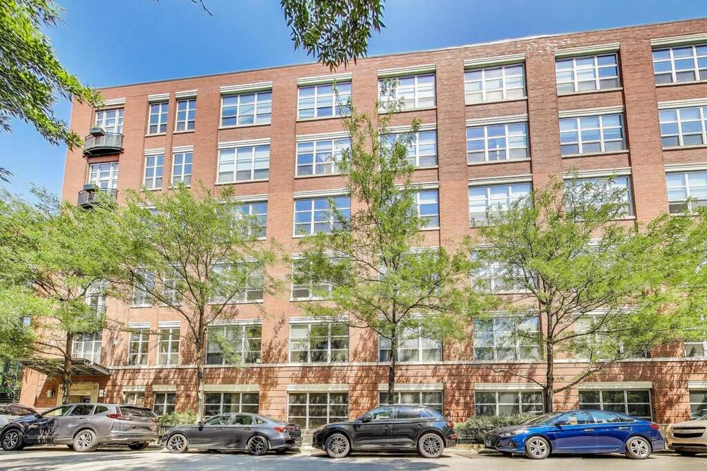 1735 N Paulina Street #404 property in Chicago