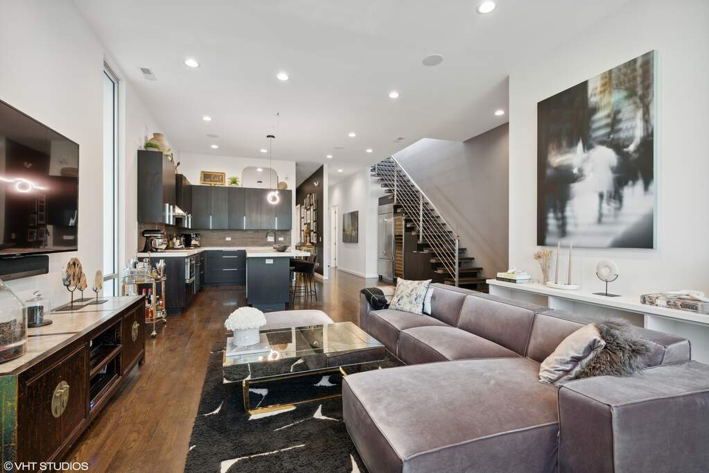 Designer kitchen and refined entertaining spaces