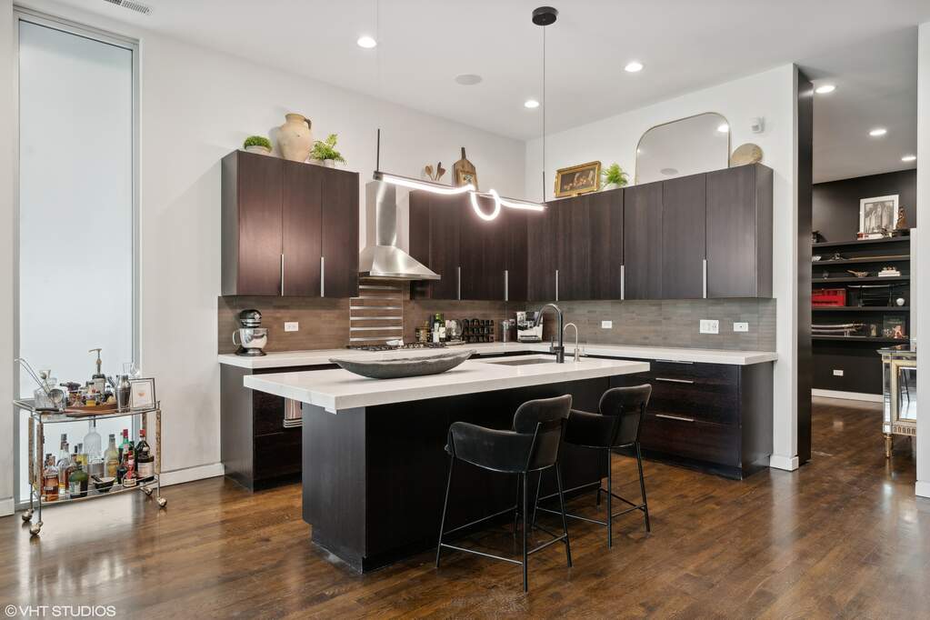 Private full-floor residence detail at Park Tower