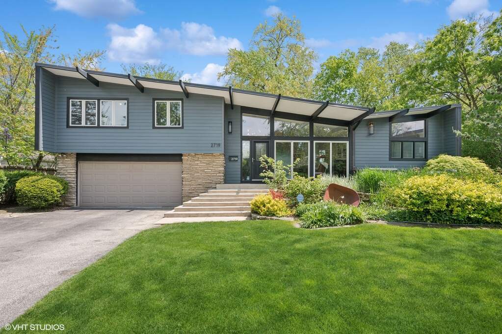 2719 Alison Lane property in Wilmette