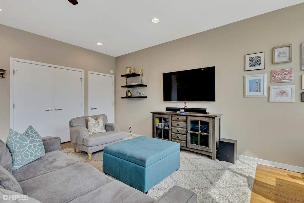 Designer kitchen and refined entertaining spaces