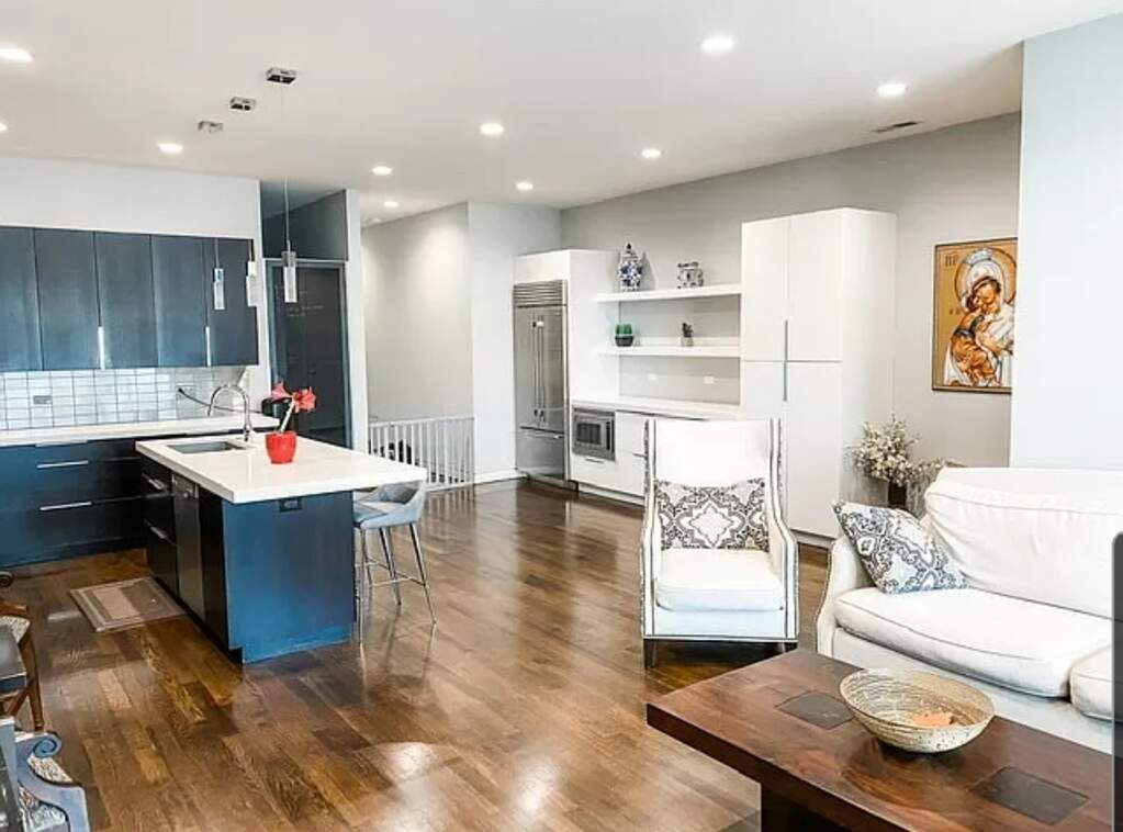 Designer kitchen and refined entertaining spaces