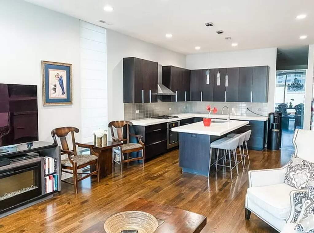 Private full-floor residence detail at Park Tower