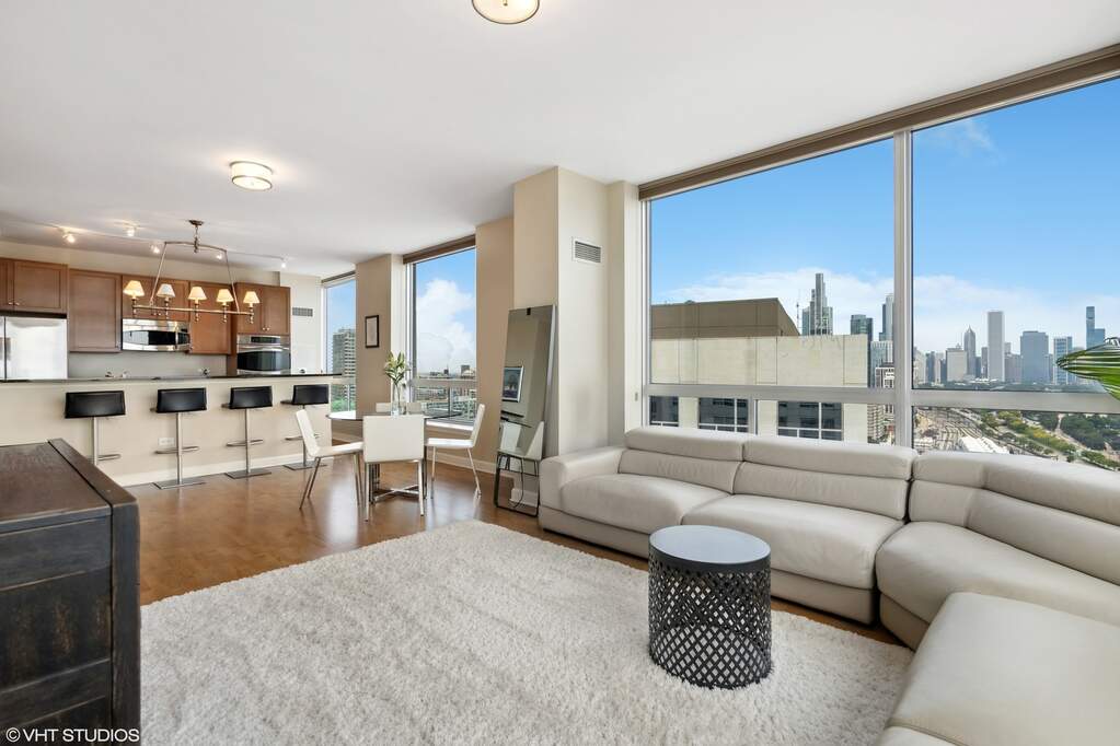 Penthouse bedroom suite overlooking Chicago