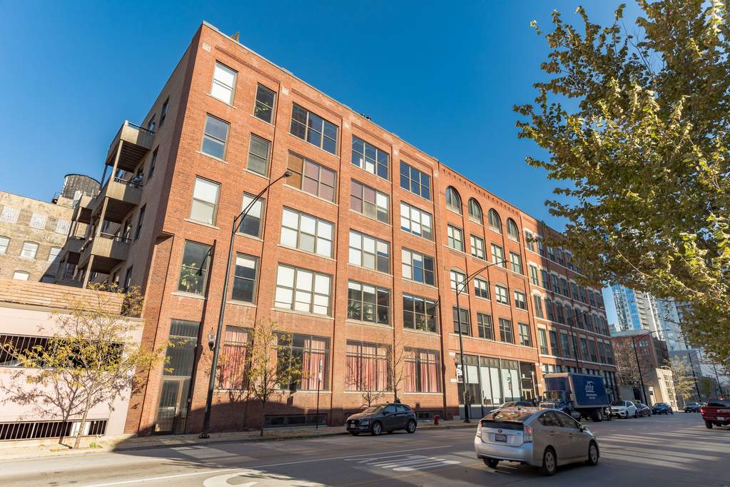 420 W Grand Avenue #4F property in Chicago