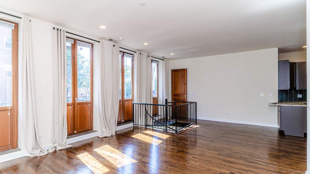 Luxury living space with panoramic Chicago views