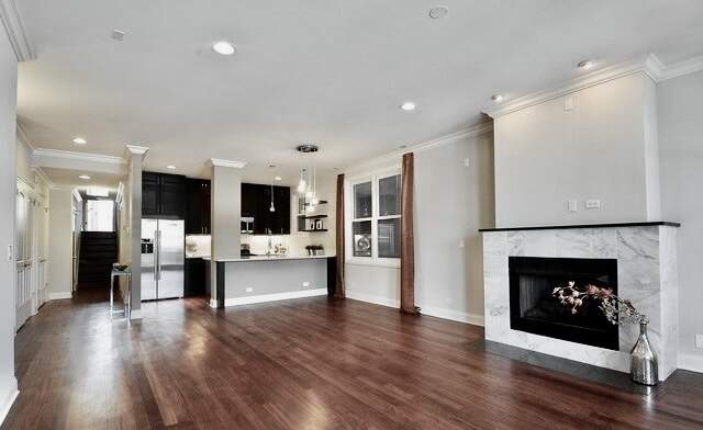 Luxury living space with panoramic Chicago views