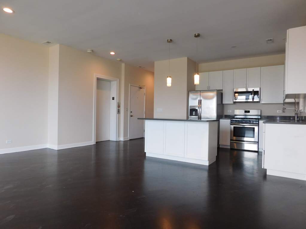 Designer kitchen and refined entertaining spaces