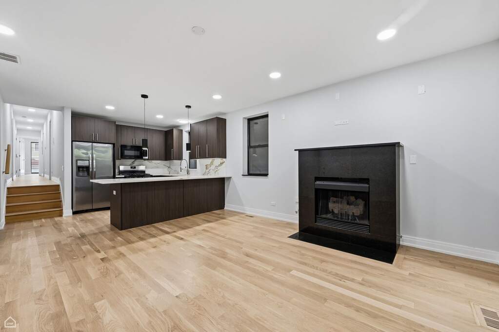 Designer kitchen and refined entertaining spaces
