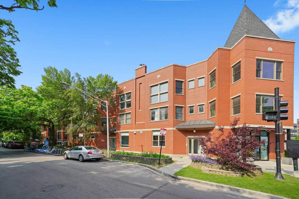 1550 N Leavitt Street #1550 property in Chicago