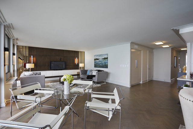 Designer kitchen and refined entertaining spaces