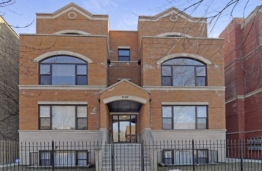 2147 W Evergreen Avenue #201 property in Chicago