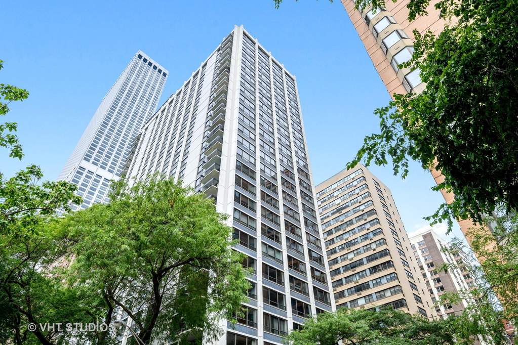 222 E Pearson Street #206 property in Chicago
