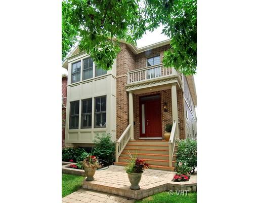 2449 W Grace Street property in CHICAGO